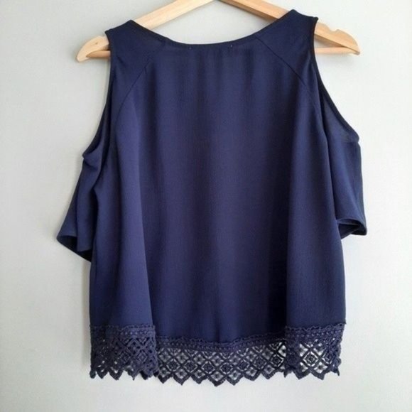 ASTR The Label Cold Shoulder Blouse Lace Trim Sz S - Picture 3 of 9